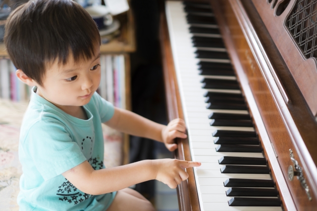 音楽を通して心身の発達を促すリトミック 年齢ごとのレッスン内容をご紹介