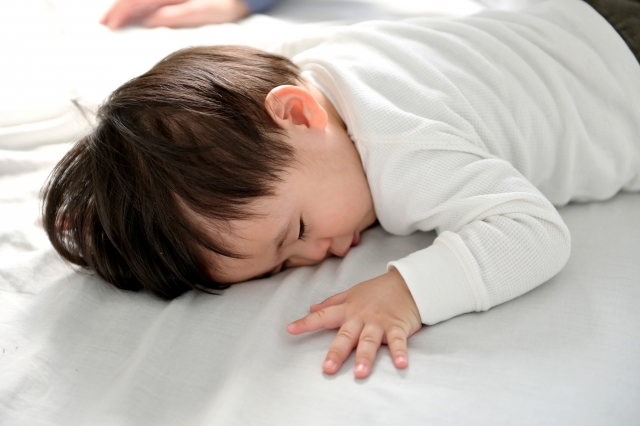 子どもの成長や心身の疲れを癒すために必要なお昼寝