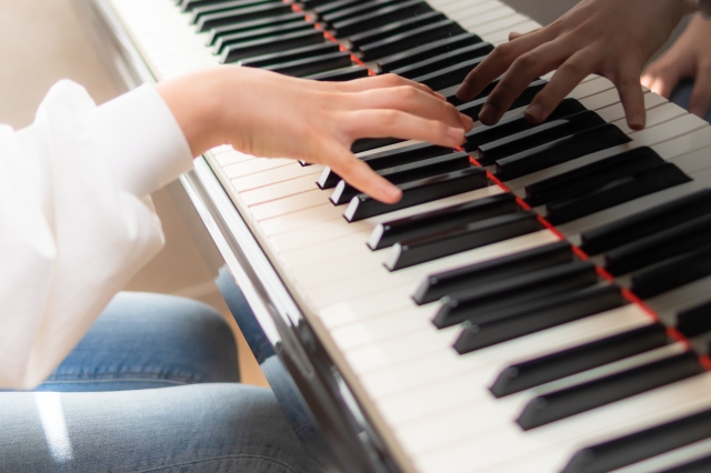 人気の習い事「ピアノ」　何歳から始めるのがよい？