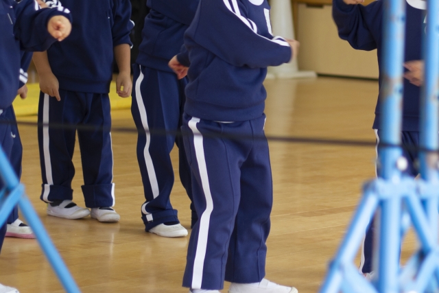 乳児期から小学生まで 年齢別の活動内容とは