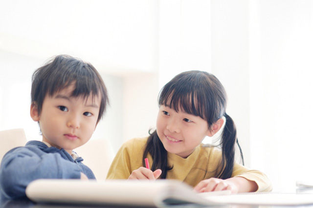 小学生の室内遊び　少人数の遊び4選・大人数の遊び4選をご紹介