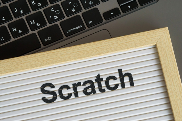 プログラミング言語「Scratch」を用いて実際にプログラミングを行う