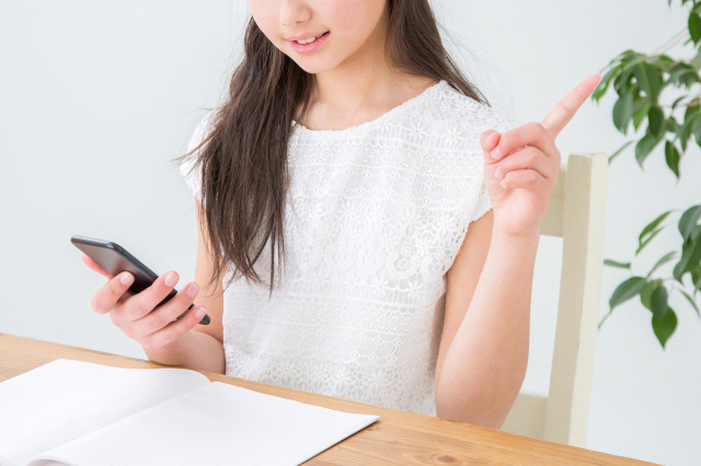 気になる子どもの「スマホ依存症」　原因や症状、予防法について解説します