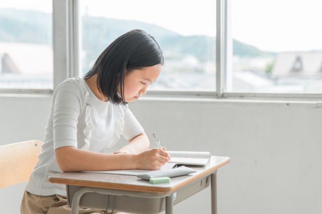 「調べ学習」への取り組み方とは？　学習の流れと上手なまとめ方のコツ