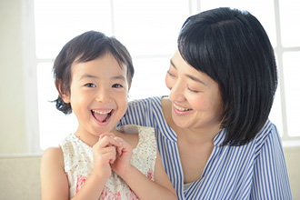 正しい子どもの「褒め方」とは　上手に褒めて子どもを伸ばしていくために